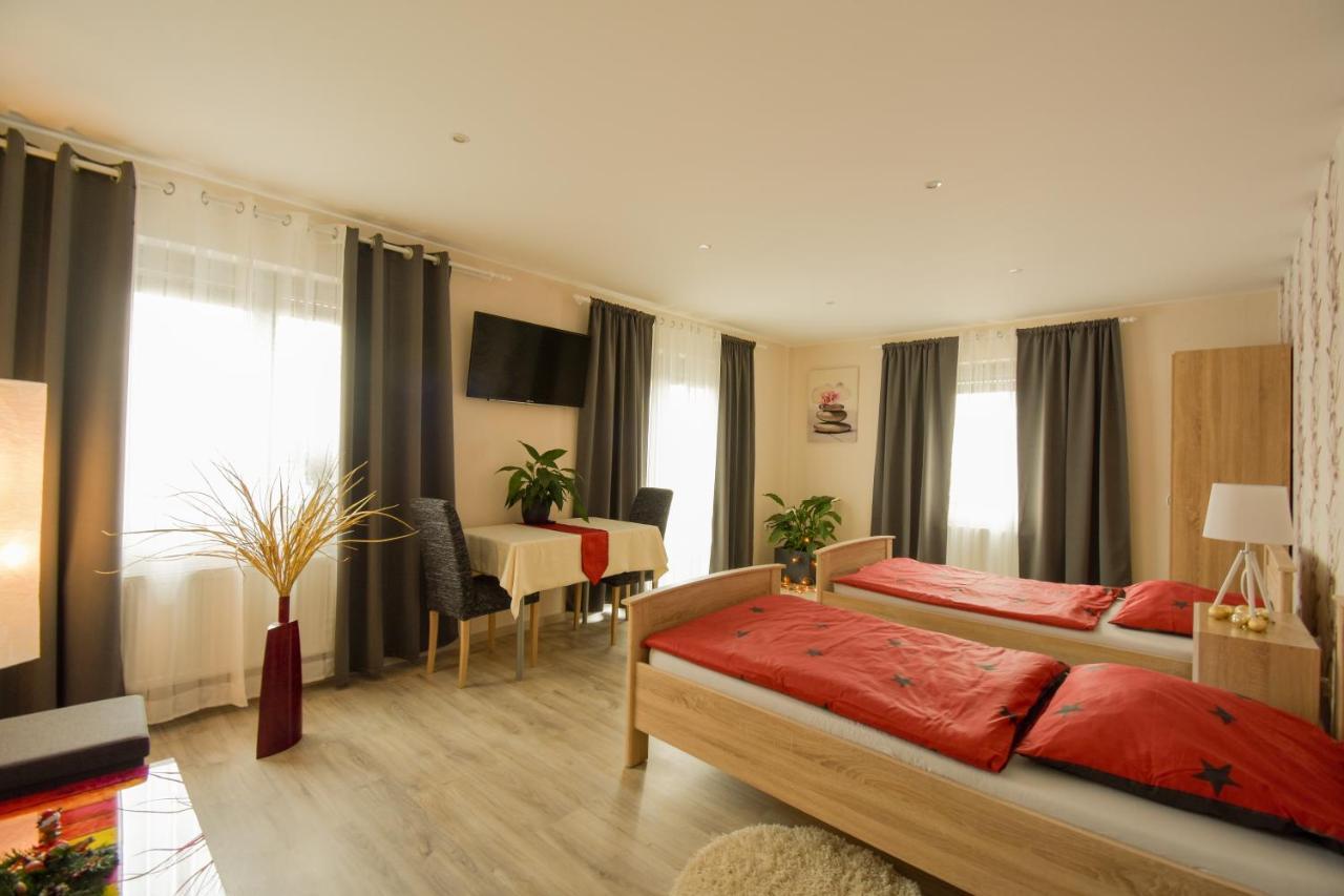 Mainzimmer - Business Apartments Hasloch  Exteriér fotografie