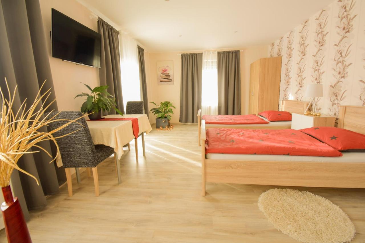Mainzimmer - Business Apartments Hasloch  Exteriér fotografie