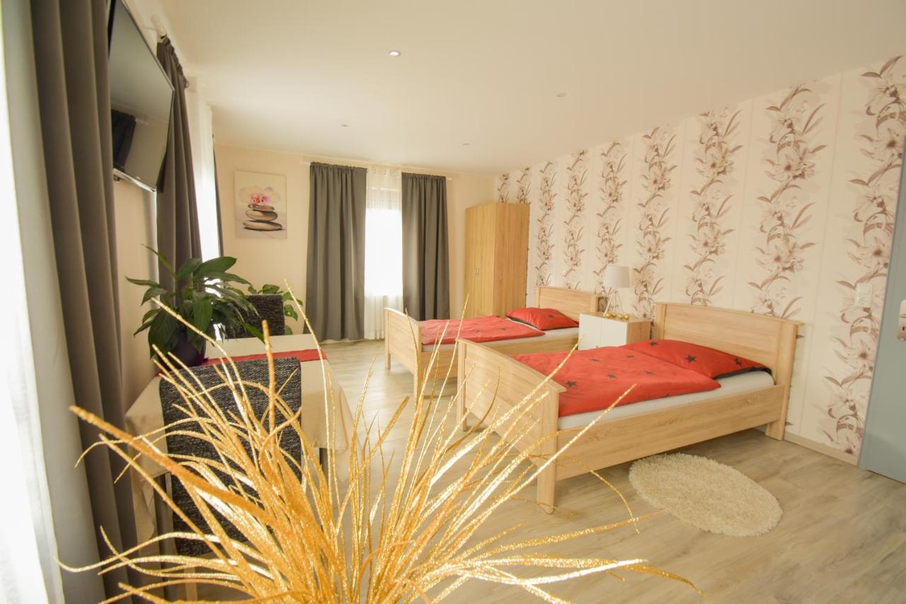 Mainzimmer - Business Apartments Hasloch  Exteriér fotografie
