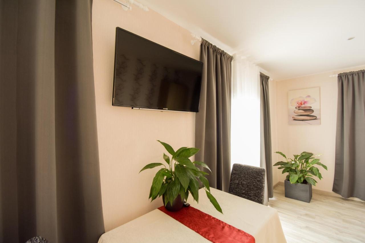 Mainzimmer - Business Apartments Hasloch  Exteriér fotografie