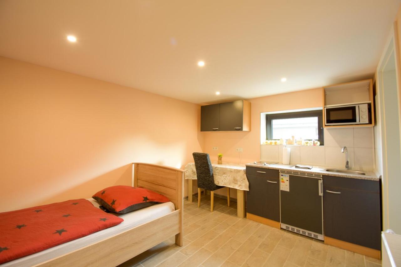 Mainzimmer - Business Apartments Hasloch  Exteriér fotografie